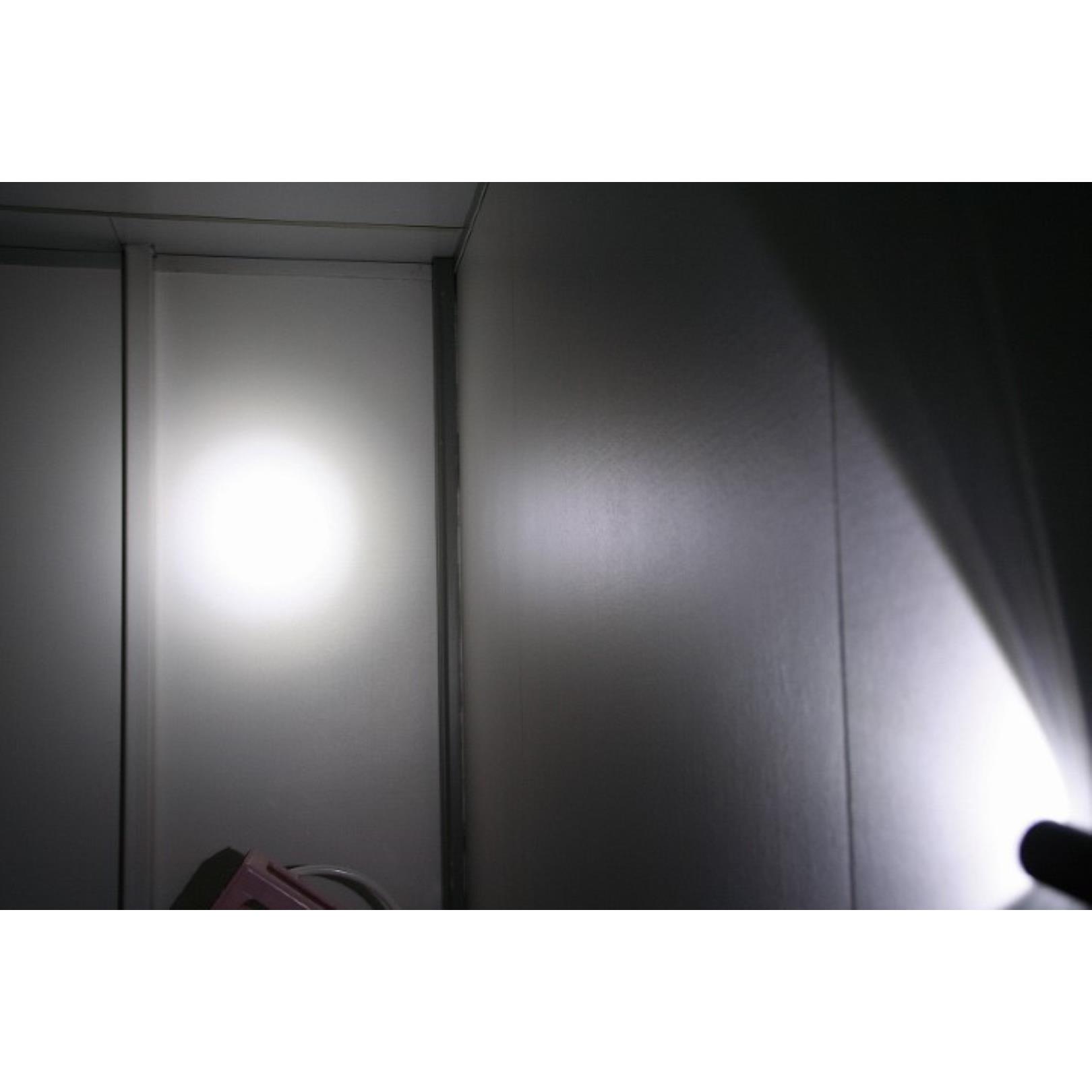 Metmaxx® LED MegaBeam Taschenlampe ´GoRed3Watt´ rot