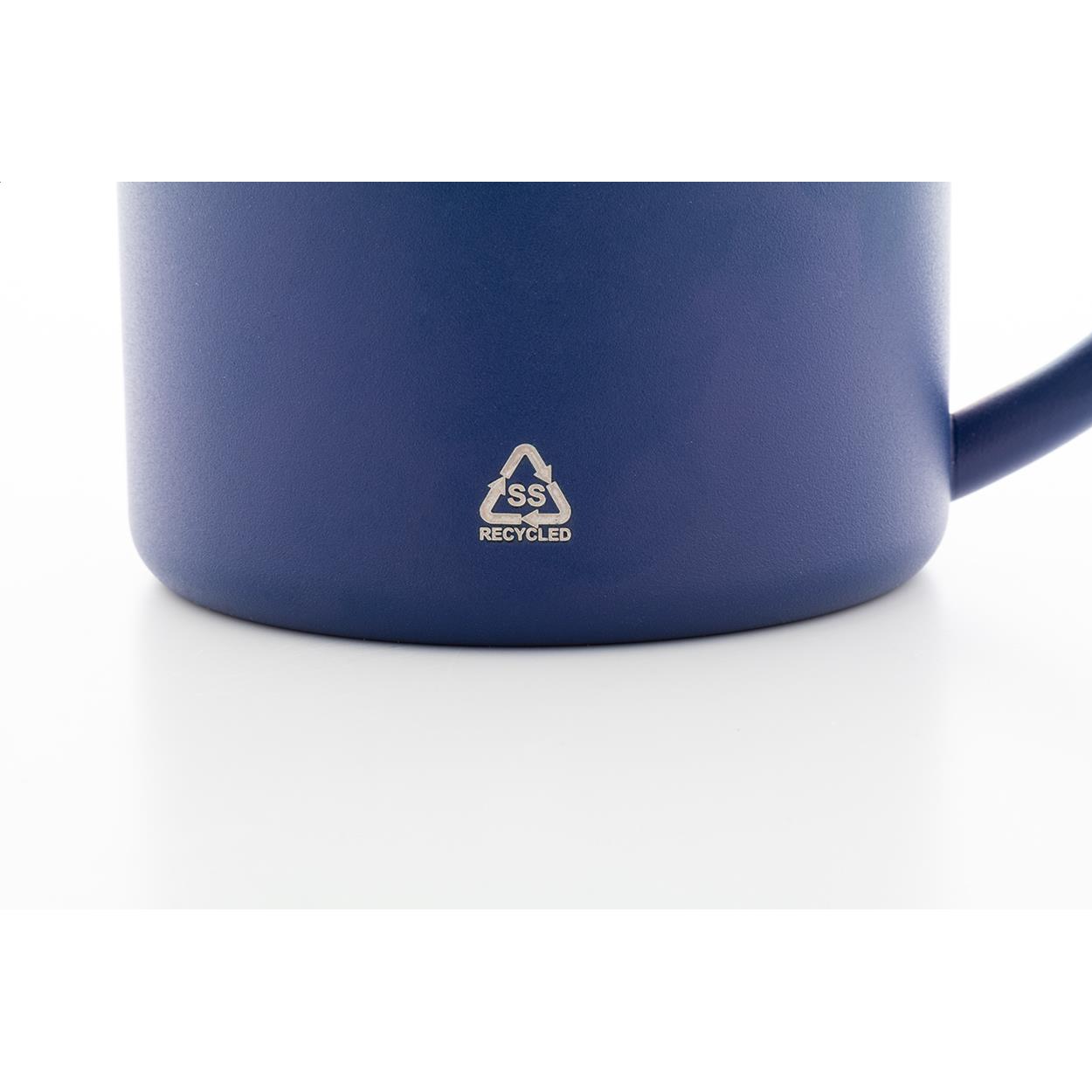 Tasse aus recyceltem Edelstahl